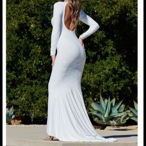 ***BRAND NEW****WHITE FISHTAIL MAXI DRESS